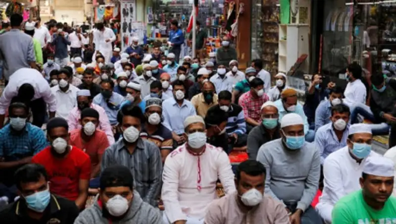 В Иране за сутки выявлено 2389 новых случаев заражения коронавирусом