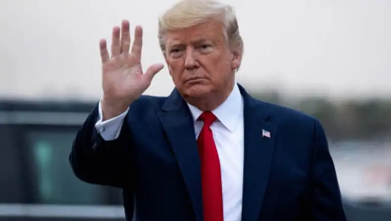 Трамп может ввести в ряде штатов "принудительный карантин"