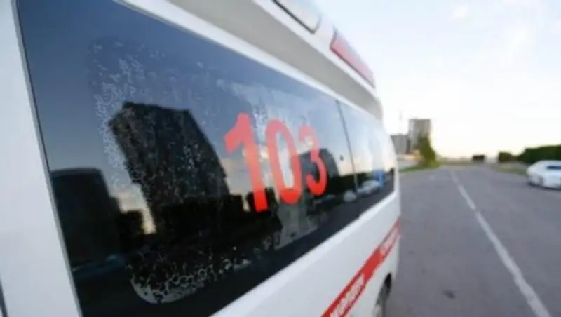 На трассе в Жамбылской области погибли двое пассажиров автобуса