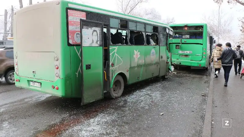 ДТП, два автобуса , фото - Новости Zakon.kz от 28.12.2021 11:48