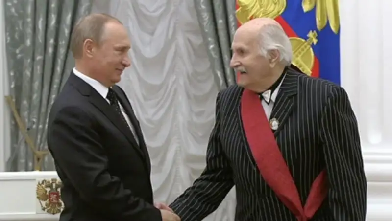 Путин вручил государственные награды в Кремле