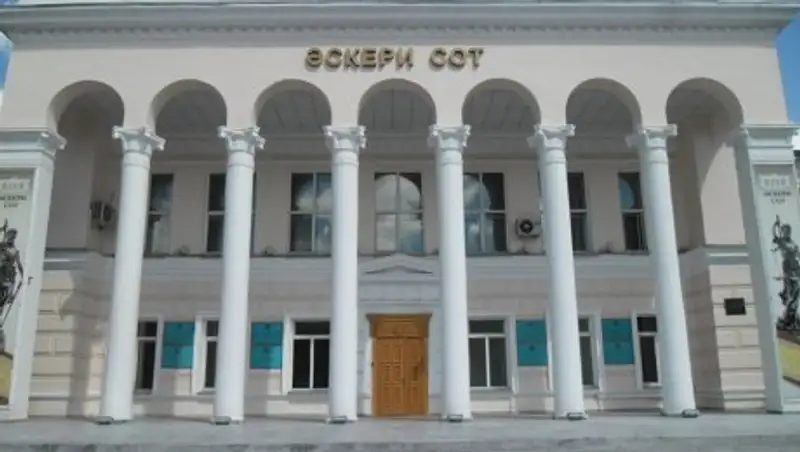 Командир-пограничник в Атырау отбирал деньги у солдат