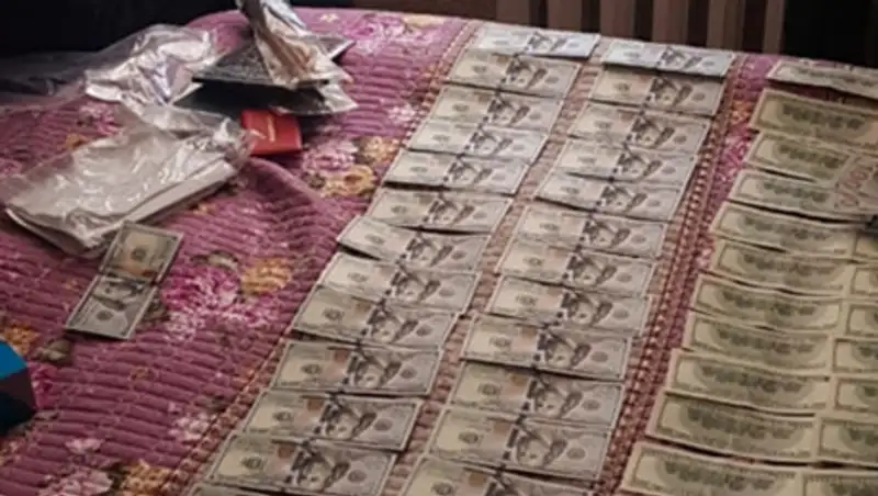 Судью поймали с поличным на взятке в Туркестане