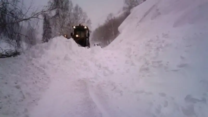 На Талгарском перевале в Алматы спустили лавину 