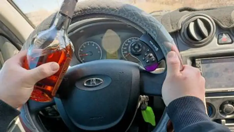 Молодежи Алматы показали водителей-пьяниц