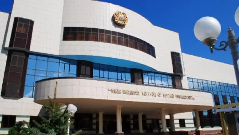 Как выглядел рабочий кабинет Нурсултана Назарбаева