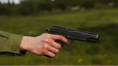 Полицейские Алматы задержали вооруженного мужчину , фото - Новости Zakon.kz от 30.10.2022 18:24