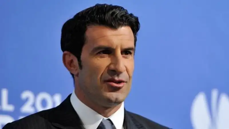 Луиш Фигу и президент УЕФА посетили Алматы