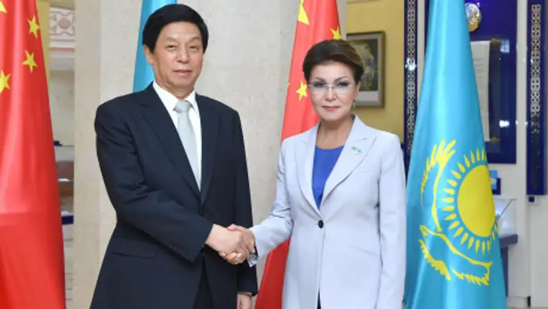 Дарига Назарбаева провела встречу с Ли Чжаньшу