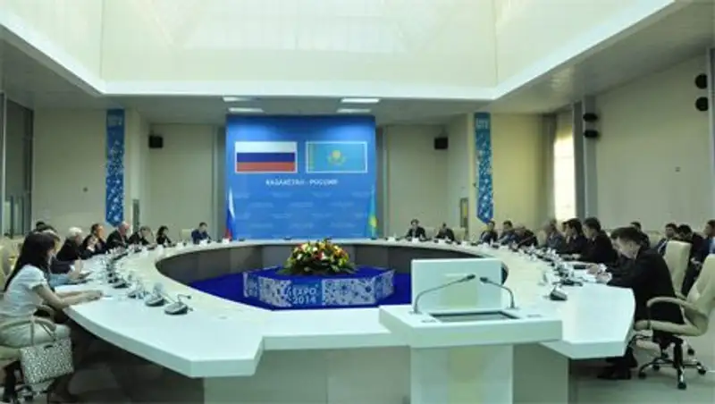 В ВКО Сергей Лавров и Ерлан Идрисов обменялись мнениями по вопросам ТС и ЕАЭС