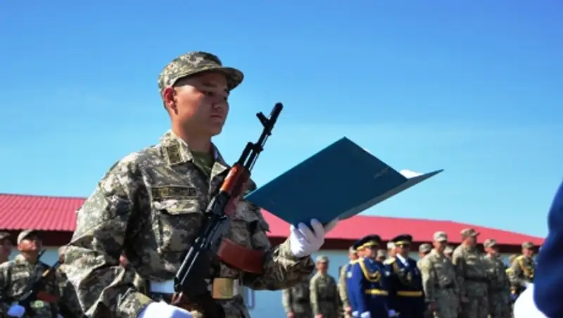 Будущие авиаторы приняли воинскую присягу