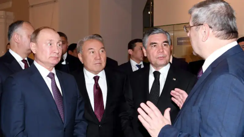 Елбасы принял участие в неформальной встрече лидеров стран СНГ