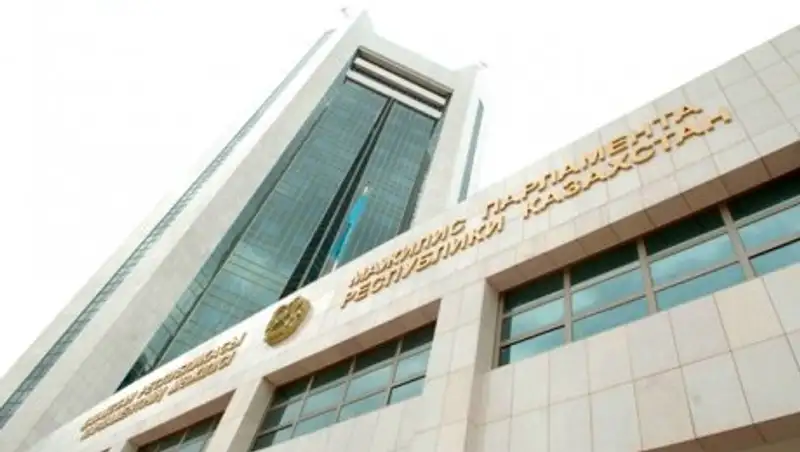 Трансляция правительственного часа в Мажилисе Парламента РК