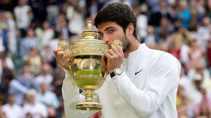 Гордость испанского спорта и всех мадридцев: пресс-служба "Реала" поздравила Алькараса с победой на Уимблдоне