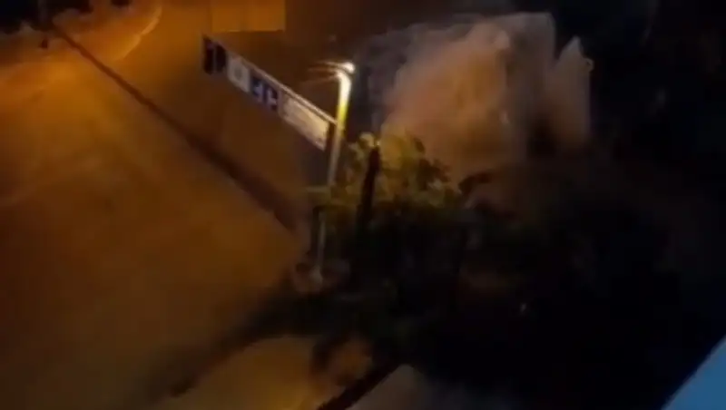 Владельцам машин, поврежденных фонтаном воды в Алматы, возместят ущерб