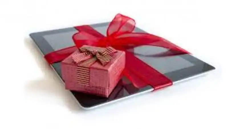 В ВКО учитель просила подарить ей планшет на день рождения