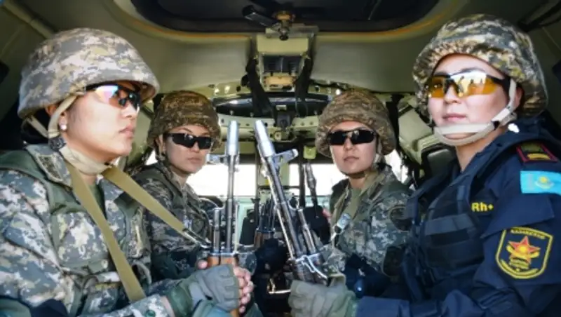 Победительницы конкурса «Батыр арулар» прошли испытание  «обкатка танком»