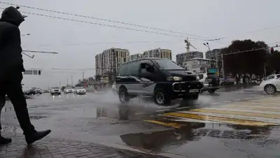 дождь в городе, фото - Новости Zakon.kz от 18.03.2022 13:02
