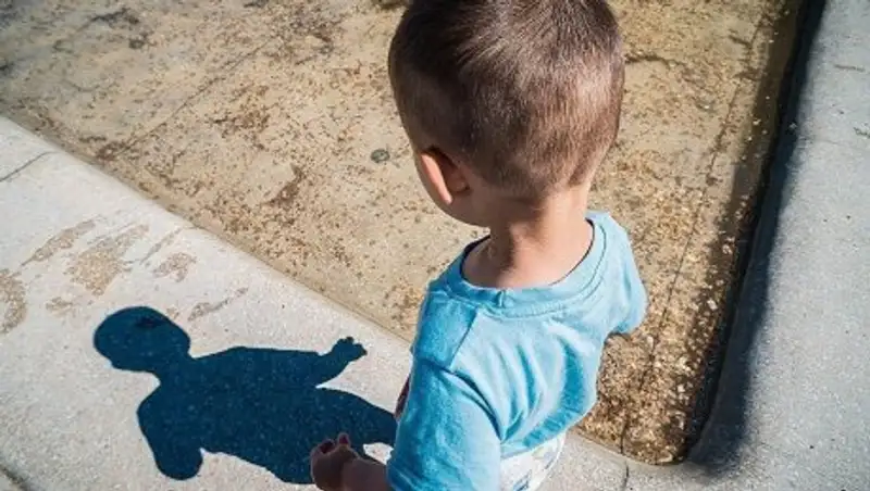 Вынесен приговор жительнице ЮКО, истязавшей маленького сына