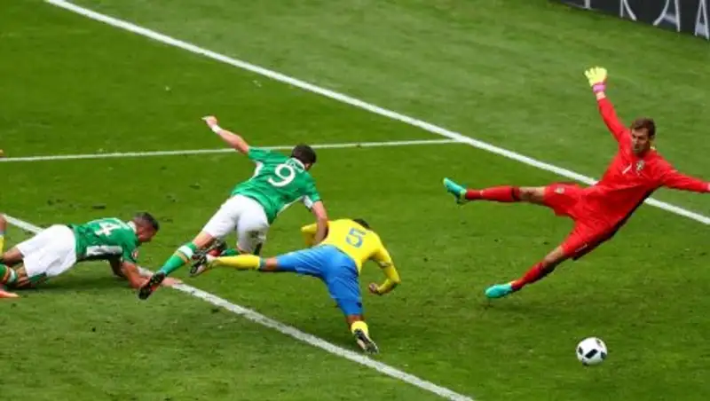 Сборные Ирландии – Швеции в первом тайме счет не открыли.