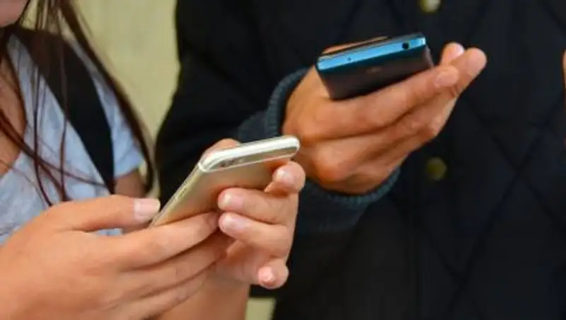 Человечество через 10 лет перестанет пользоваться смартфонами - эксперт