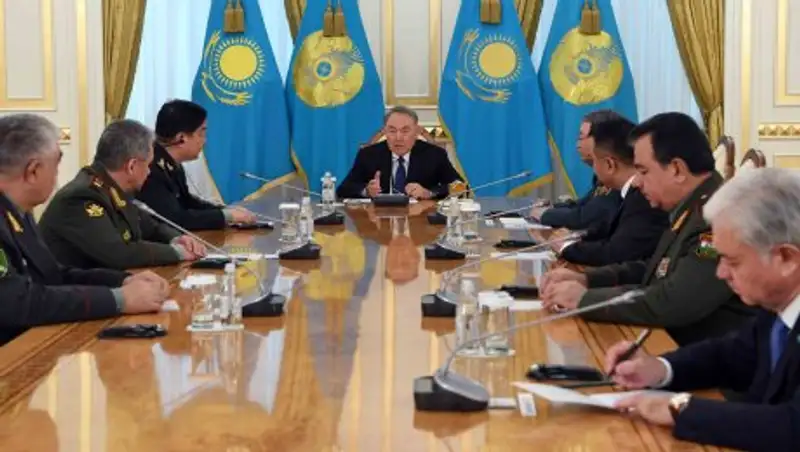 Нурсултан Назарбаев встретился с министрами обороны государств-членов ШОС