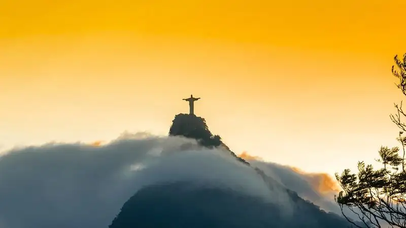 Президент Бразилии призвал сторонников разблокировать дороги