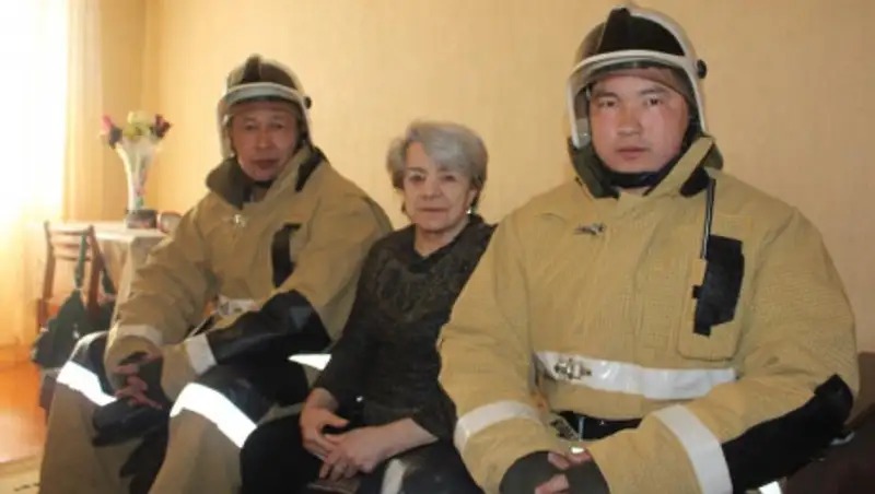 Троих человек спасли пожарные Талдыкоргана