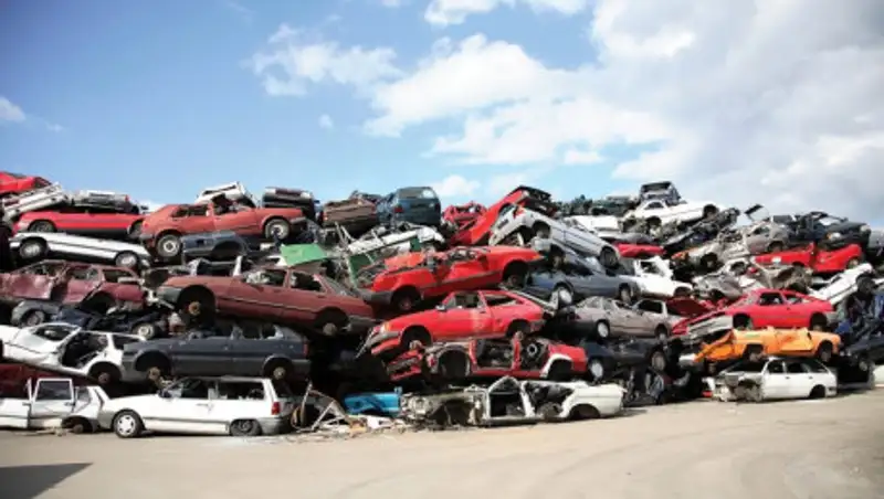 Бозумбаев рассказал, как Казахстан вынужден был утилизировать старые немецкие авто