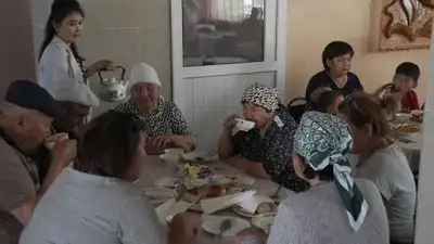 Эвакуированные в Семей жители поселка Булак рассказали о своем состоянии, фото - Новости Zakon.kz от 12.06.2023 11:53