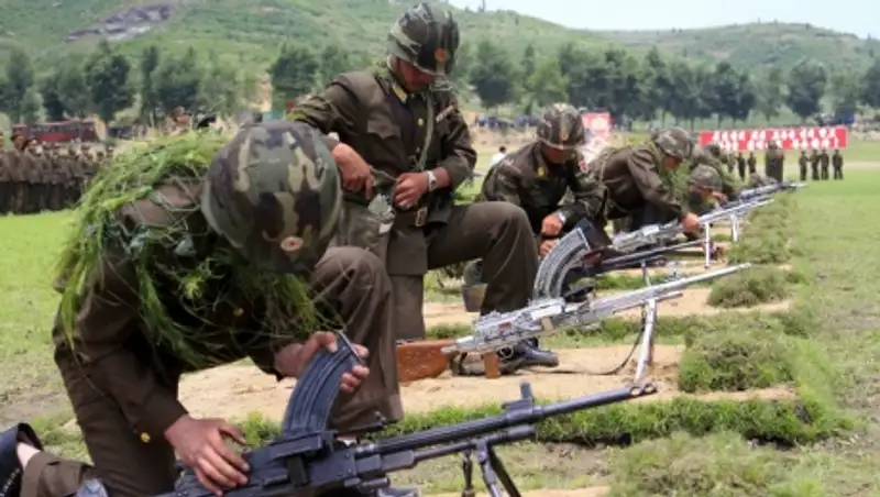 СМИ: в КНДР на учениях военные стреляли по фотографии президента Республики Корея