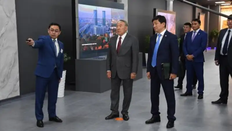 Голографическую 3D-проекцию Алматы представили президенту