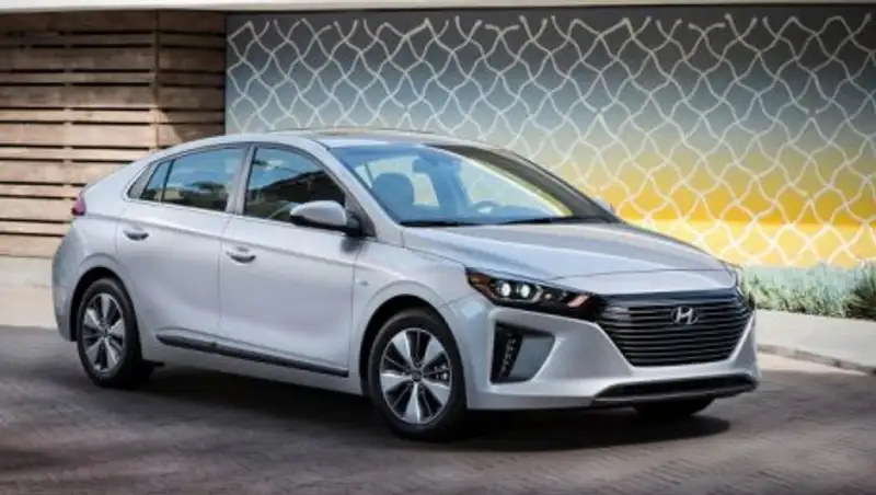 Озвучены цены плагин-гибридной «пятидверки» Hyundai Ioniq PHEV