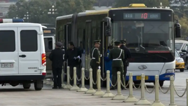 Автобус с госслужащими разбился в Китае