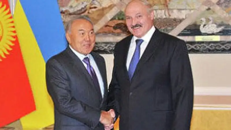 Лукашенко и Назарбаев обсудили ситуацию на Украине