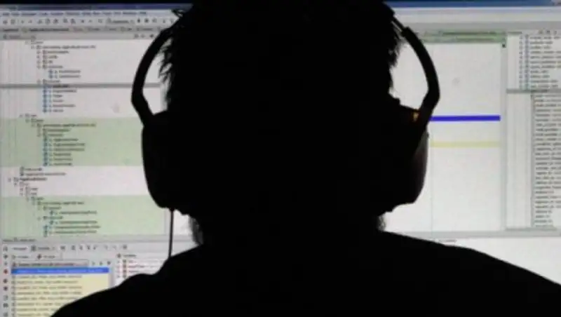 Если человек посчитает прослушку незаконной, он вправе обратиться в суд - Генпрокурор