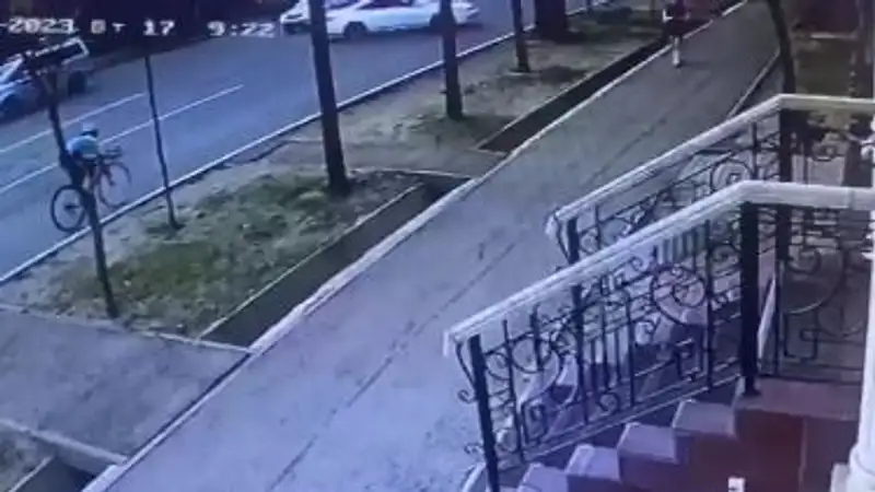 В ДП Алматы прокомментировали информацию, что их сотрудник сбил велосипедистку