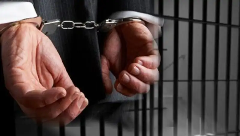 В Шахтинске арестовали горе-отца на одни сутки