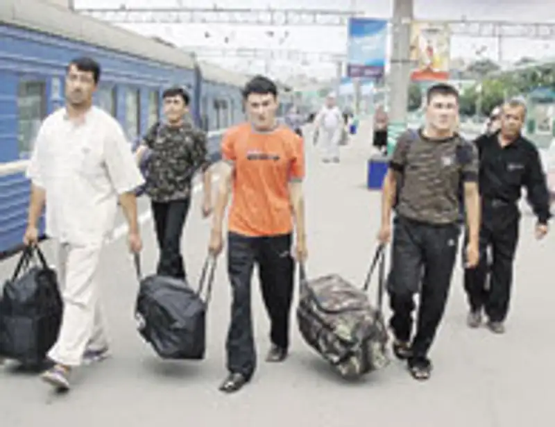 С начала года в Алматы за нарушение миграционного законодательства задержано более 34 тысяч человек, фото - Новости Zakon.kz от 29.11.2011 20:49