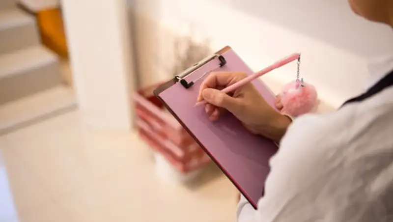 13 миллионов тенге присвоила продавец в Павлодаре