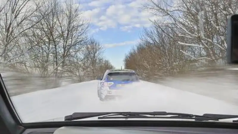 В двух областях Казахстана из-за гололеда закрыты дороги