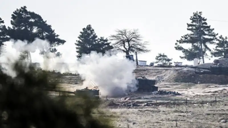 СМИ: Турция вновь обстреливает позиции курдов в Сирии