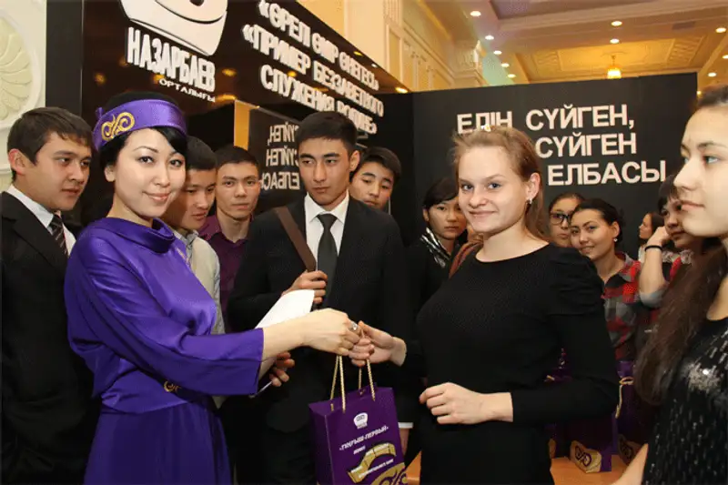 Неделя документального кино стартовала в Назарбаев Центре (фото) Неделя документального кино стартовала в Назарбаев Центре (фото), фото - Новости Zakon.kz от 27.11.2013 00:44