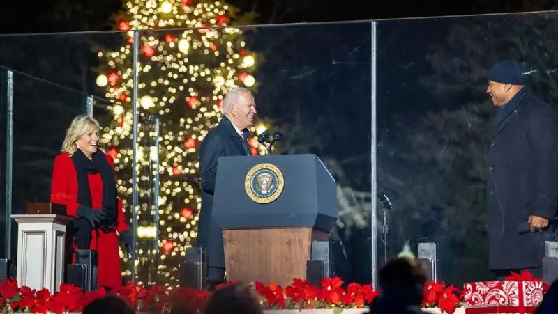 США потратят более $400 млн на «обновление демократии» в мире