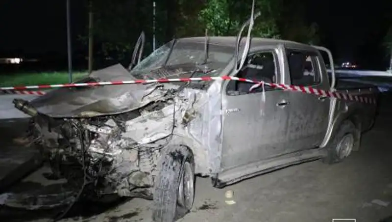 Один человек погиб в лобовом столкновении внедорожника и легковушки в Алматинской области