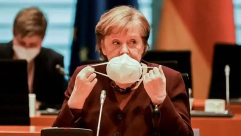 Меркель привилась вакциной AstraZeneca