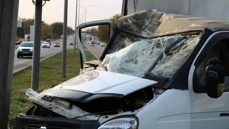 В ДТП в Алматинской области погиб водитель, другой водитель скрылся