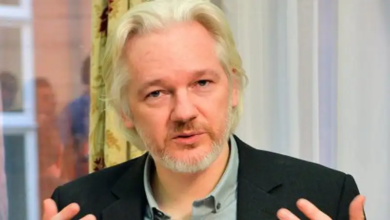 Ассанж: Обама и ФБР перестали упоминать WikiLeaks в связи с РФ и атаками хакеров в США