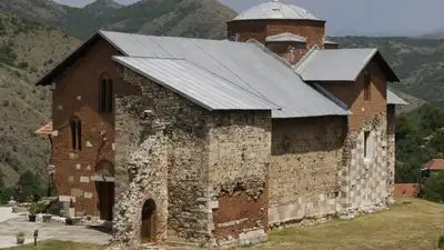 ЧП в Косово: монастырь, где сидели боевики напавшие на полицейских взят под контроль, фото - Новости Zakon.kz от 25.09.2023 07:20