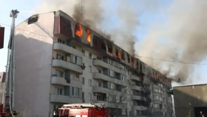 Байбек поручил в кратчайшие сроки восстановить дом в Кокжиеке